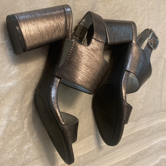 Andrew Geller chunk heel sandals - Picture 3 of 5